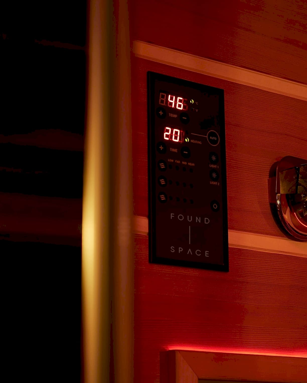 Feel immediately relaxed and unwind in our Movement Spa. 4 Full Spectrum Infrared Sauna are available with red light, aromatherapy and Bluetooth, the perfect space for you to relax, restore, recover and rejuvenate.